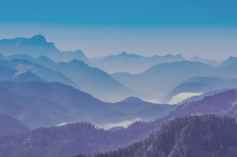 Panorama planinskog horizonta – vođeni ambicijom i utemeljeni u integritetu.